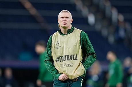 مستغلا وجوده في مدريد.. أول تحرك من برشلونة للتعاقد مع هالاند 