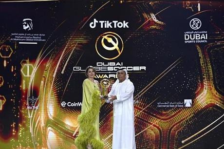 وكيلة أعمال هالاند ترد على أنباء تحرك برشلونة لضمه 