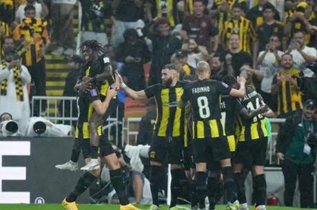 لماذا سيبقى مدافع الاتحاد في بريطانيا لثلاثة أسابيع؟ 
