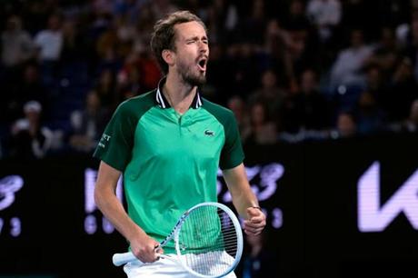 مدفيديف يعود لقائمة أفضل 10 لاعبين في التصنيف العالمي لمحترفي التنس 