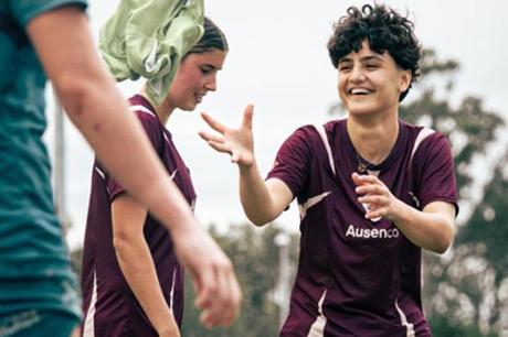 لاعبتا منتخب إيران تتدربان مع فريق أسترالي بعد طلبهما اللجوء 