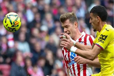 الاتحاد الإسباني يوقف المدافع المغربي عبقار بعد تصرفه "المشين" ضد مهاجم أتلتيكو 