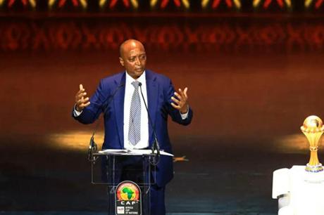 أول تعليق من رئيس "الكاف" بعد تجريد السنغال من لقب كأس إفريقيا وتتويج المغرب 