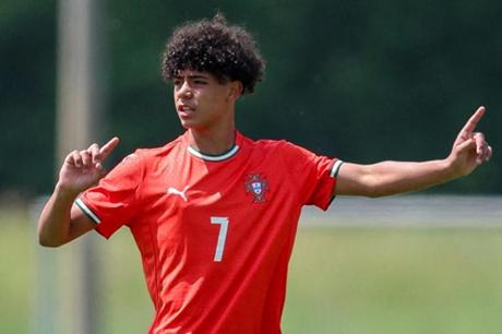 كريستيانو جونيور يتخلى عن النصر وينضم إلى أكاديمية ريال مدريد 