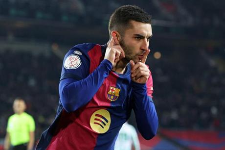 برشلونة يفتح باب الرحيل أمام فيران توريس 