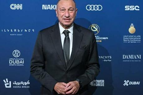 الخطيب يتنازل عن صلاحياته لمنصور وعبدالحفيظ 