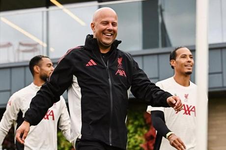 أرني سلوت مطلوب في اياكس 