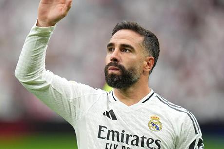 مستقبل كارفخال مع ريال مدريد معلق حتى نهاية الموسم 