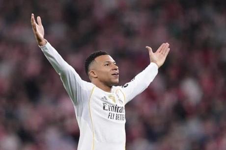 هل سيخضع مبابي لعملية جراحية وينتهي موسمه مع ريال مدريد؟ 