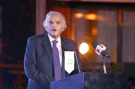 الزمالك يمنح ممدوح عباس الرئاسة الشرفية للنادي 