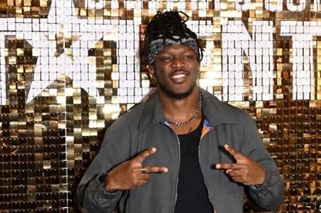 يوتيوبر بريطاني يهز الكرة الإنجليزية بصفقة مفاجئة 