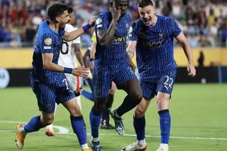 الهلال يعلن استعادة 3 من نجومه قبل مواجهة النجمة 