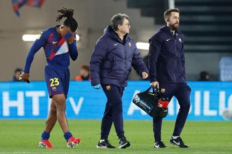 برشلونة يتعرض لضربة مزدوجة بعد ساعات من خروجه من كأس إسبانيا 