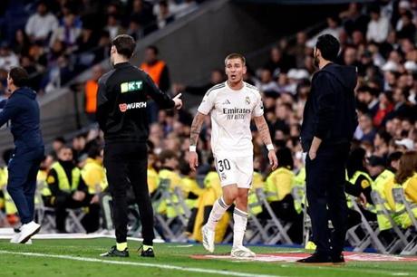 الاتحاد الإسباني يوقف نجم ريال مدريد لسوء السلوك 