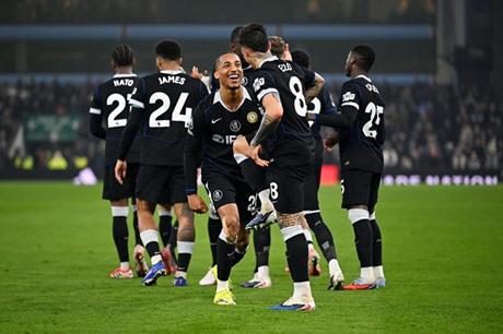 تشيلسي يكتسح أستون فيلا في الدوري الإنجليزي 