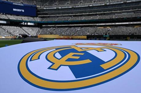 ثورة مرتقبة في "سانتياغو برنابيو".. المدرب الجديد يقترب 