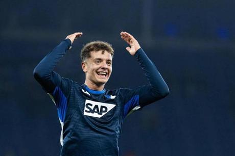 برشلونة يرصد 30 مليون يورو للتعاقد مع مهاجم كوسوفي 