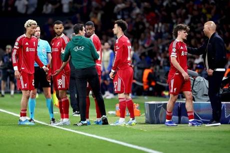 ليفربول مهدد برقم قياسي سلبي مع سلوت 