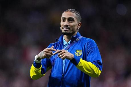 بعد خروج برشلونة.. تصريحات وإشارات تضع رافينيا تحت التهديد 