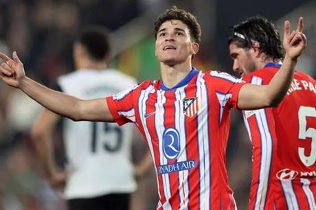 رئيس أتلتيكو مدريد يحسم الجدل بشأن مستقبل ألفاريز 