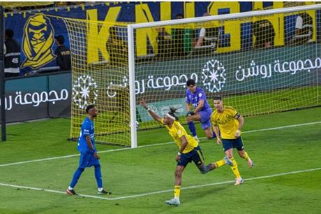 أول تعليق من رونالدو بعد تعادل النصر مع الهلال 