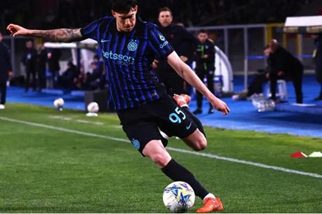 رئيس إنتر يدلي باعتراف بشأن برشلونة وباستوني 