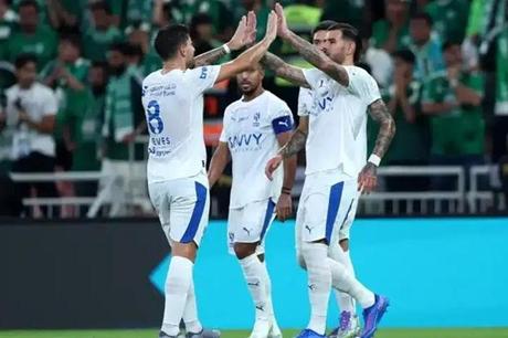 صدمة للهلال.. عودة صخرة الخليج قبل مواجهة الدوري الحاسمة 