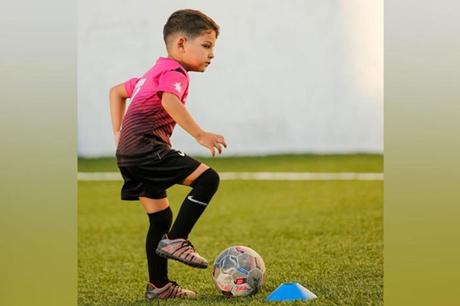 إنجازات النشامى تفتح شهية الصغار على كرة القدم.. إقبال متزايد على الأكاديميات في العطلة الصيفية 