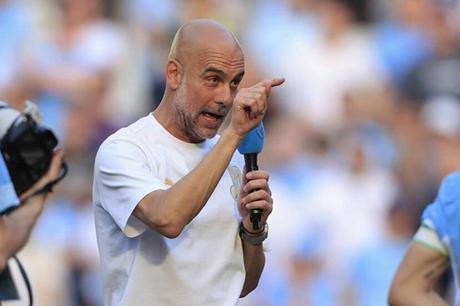 غوارديولا يطلب راتبا ضخما لتولي تدريب منتخب إيطاليا 