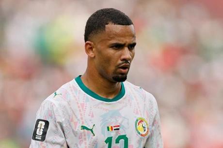 نجم الدوري الإنجليزي يرفض الهلال رسميا 