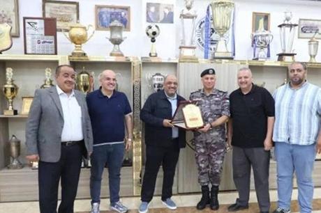 الرمثا يبحث ترتيبات الموسم الكروي مع وحدة أمن الملاعب 