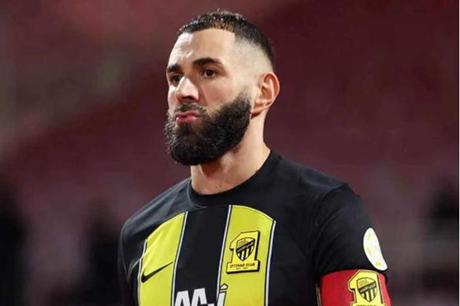 هل يعود بنزيما إلى الاتحاد؟ 