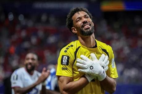 بعد الإعلان عن توقيعه لنادي كولو كولو.. فوزينيا يقترب من الانضمام لفريق مغربي 