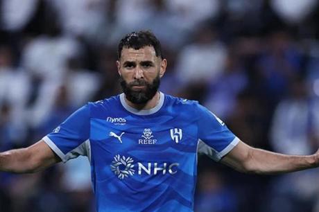 وليد الفراج يفجرها: لهذا السبب قرر بنزيما الاعتزال 