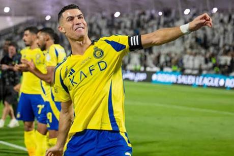 بديل كريستيانو رونالدو .. الأهلي ينافس النصر على صفقة عالمية كبرى 