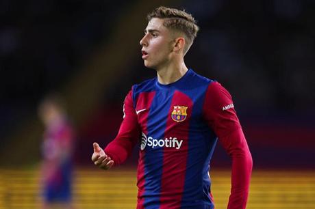 برشلونة يصدم جماهيره بفترة غياب فيرمين لوبيز 