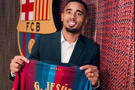 رسميا.. برشلونة يضم جيسوس من أرسنال 