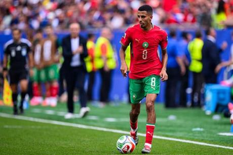 المغربي أوناحي يعود إلى باناثينايكوس اليوناني 