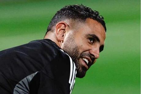 موقف مفاجئ من مدرب الاتحاد بشأن التعاقد مع الجزائري رياض محرز 