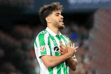 عبد الصمد الزلزولي يغيب عن مباراة ريال يبتيس بدوري أبطال أوروبا 