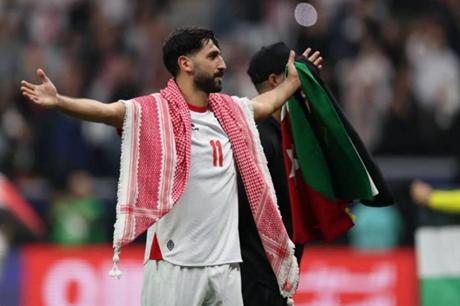 بشرى سارة لكل أردني.. خبر يسعد العشاق بشأن نجم النشامى يزن النعيمات 