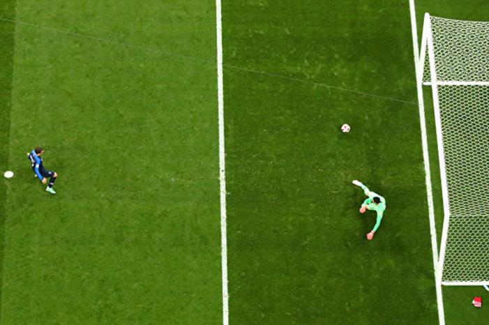 شاهد .. احتساب ضربة جزاء غريبة بالدوري الاماراتي 1033830853