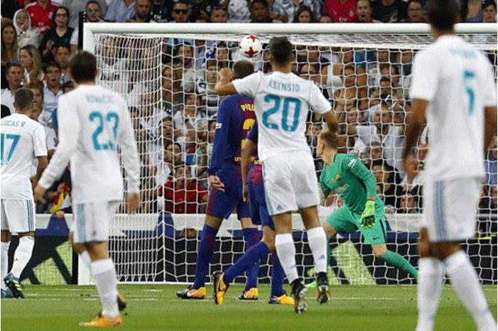 ريال مدريد يهزم برشلونة ويصل الى هدفه المنشود  2546996