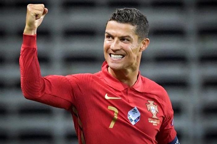 رونالدو يترأس قائمة البرتغال لمنافسات دوري الامم الاوروبية 100-235510-cristiano-ronaldo-portugal-100-goals_700x400