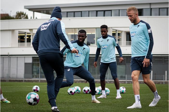 فيروس كورونا يتسلل الى هوفنهايم الالماني 5605700_1602851379