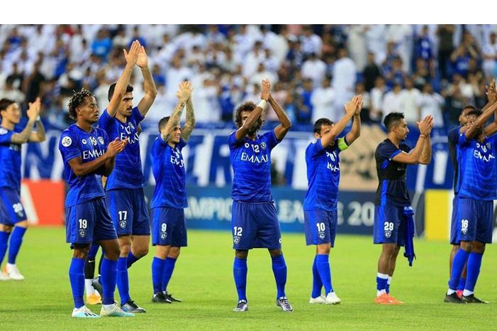 الهلال يقترب من "صفقة مفاجئة".. نجم أياكس أمستردام 128721