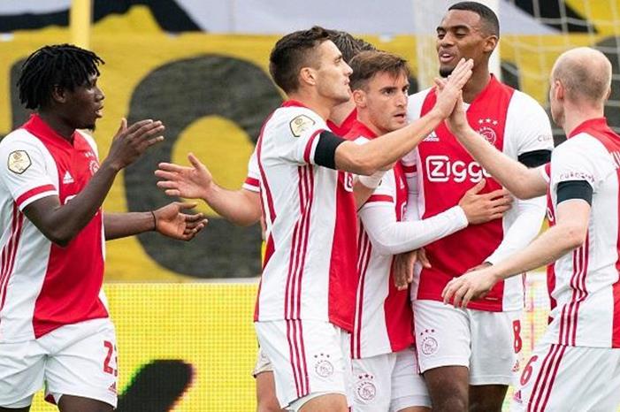 0-13.. أياكس يكتب التاريخ في الدوري الهولندي 124-203128-ajax-history-eredivisie_700x400