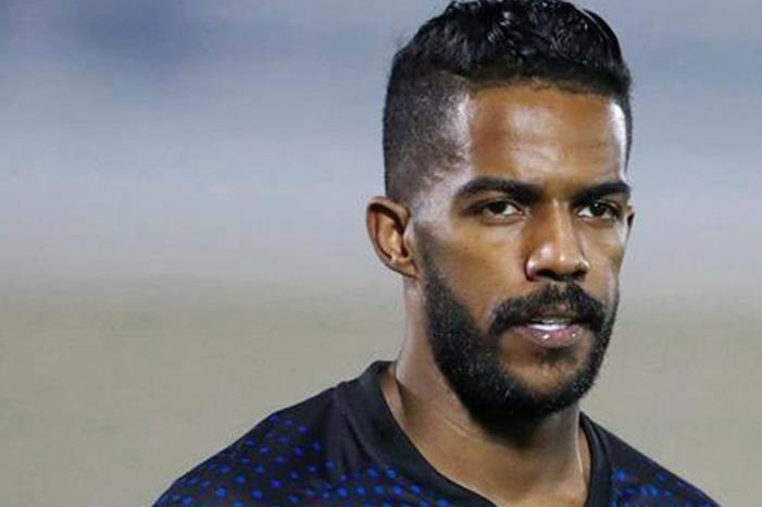 نواف العابد يعلن رسميا رحيله عن نادي الهلال السعودي na-1200x675
