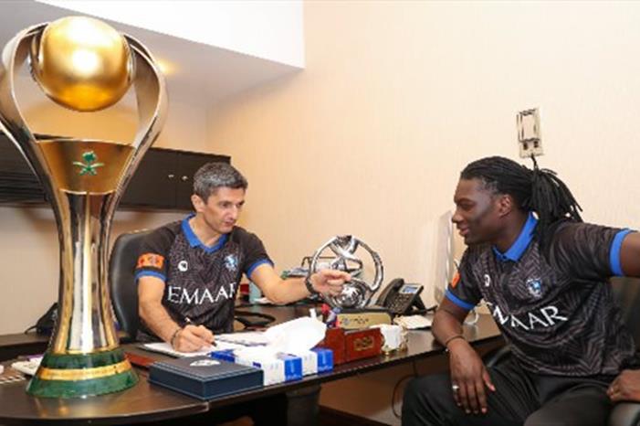 جماهير الهلال بحالة رعب بسبب قرار لوشيسكو 84AB070438935