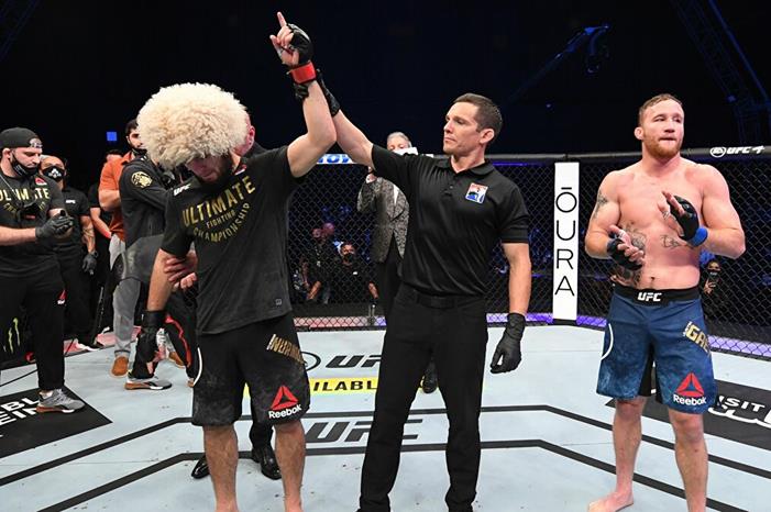 شاهد بالفيديو لحظة وصول حبيب نورمحمدوف إلى روسيا 1046957548_0_0_3196_1798_1200x0_80_0_1_acff85ca8d611fa918454754d0be61c5